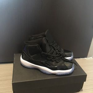 Jordan 11 “space jams” size 8